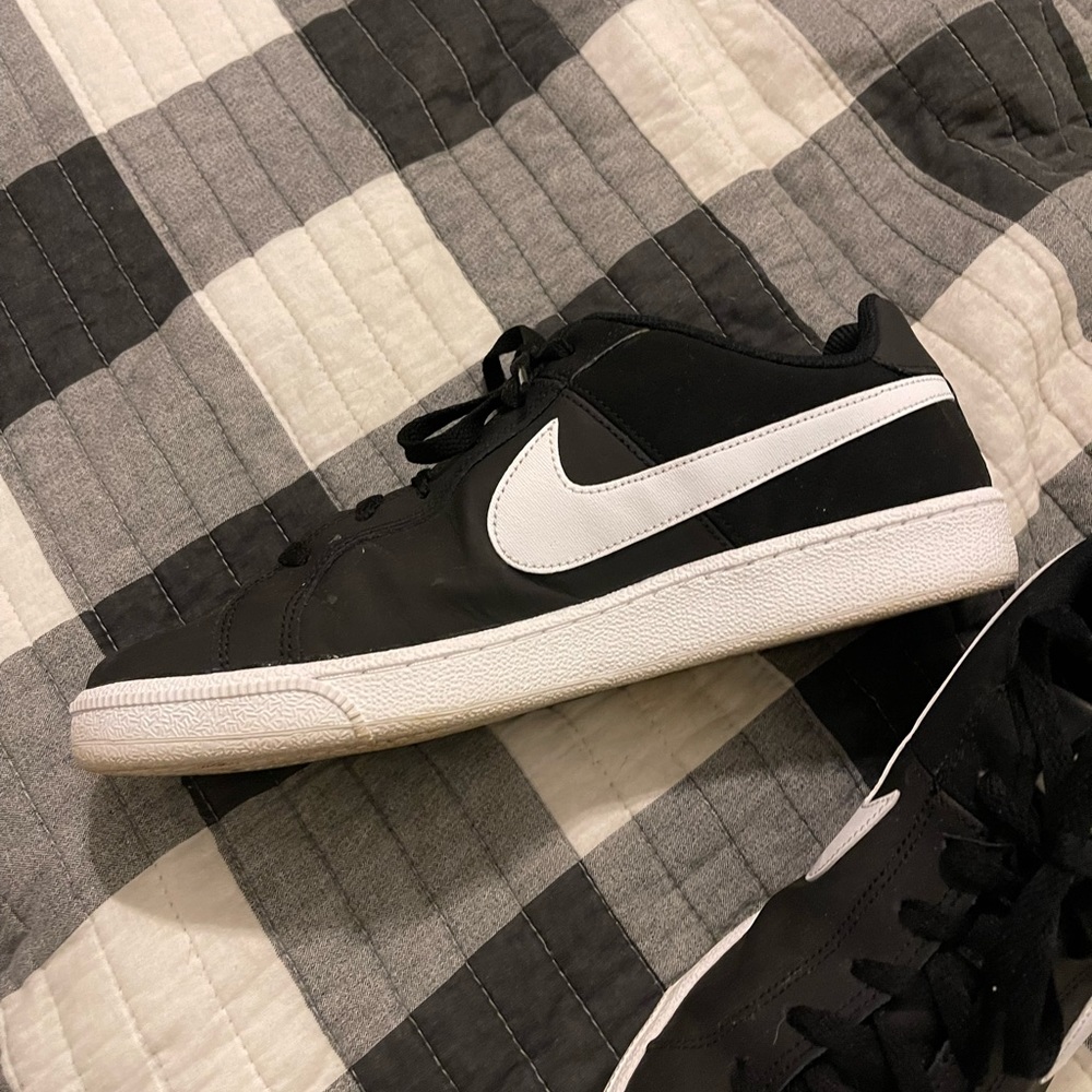 Nike Court Royale women’s size 12 Black